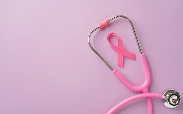 Meme Kanseri Neden Olur? Belirtileri Nelerdir?